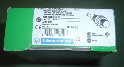 Cảm biến từ Schneider XS530B1PAL2