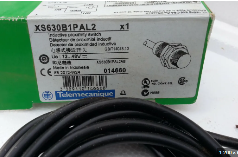 Cảm biến từ Schneider XS630B1PAL2