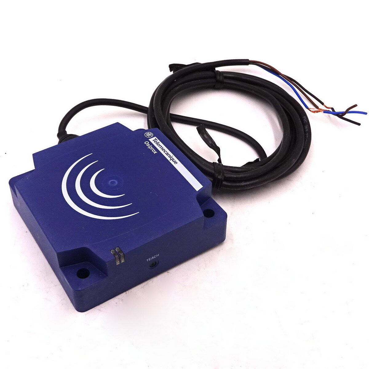 Cảm biến từ Schneider XS8D1A1MAL2