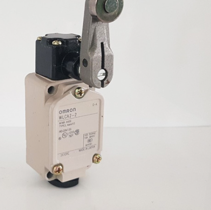 Công Tắc Hành Trình Omron WLCA22
