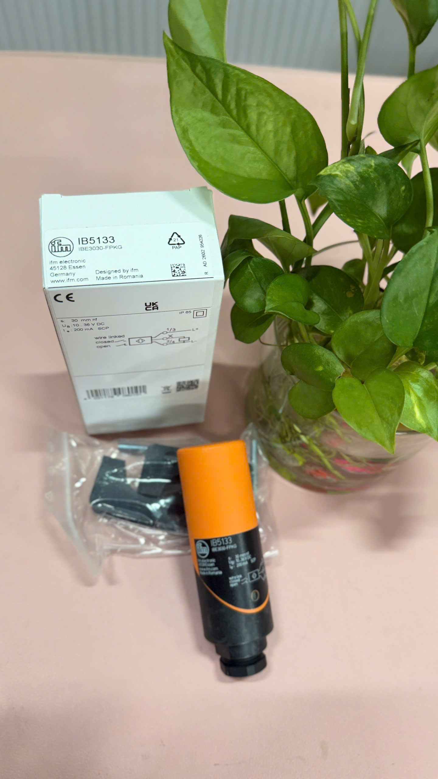 Cảm biến tiệm cận